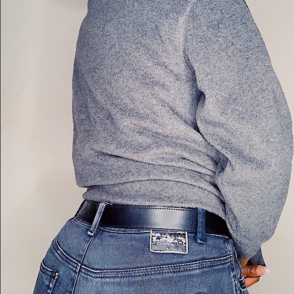 COZY GAP SWEATER!! HURRY BEFORE SALE ENDS!!! - Picture 2 of 2